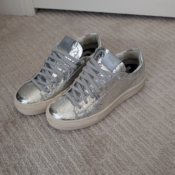 P448 Thea Stellar Sneakers Metallic Silver Size 9 - Picture 2 of 10